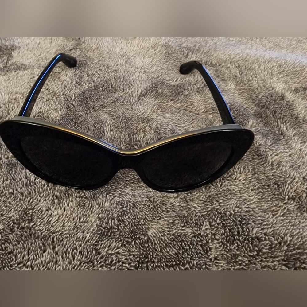 AUTHENTIC VINTAGE Dior Sunglasses - Picture 7 of 12
